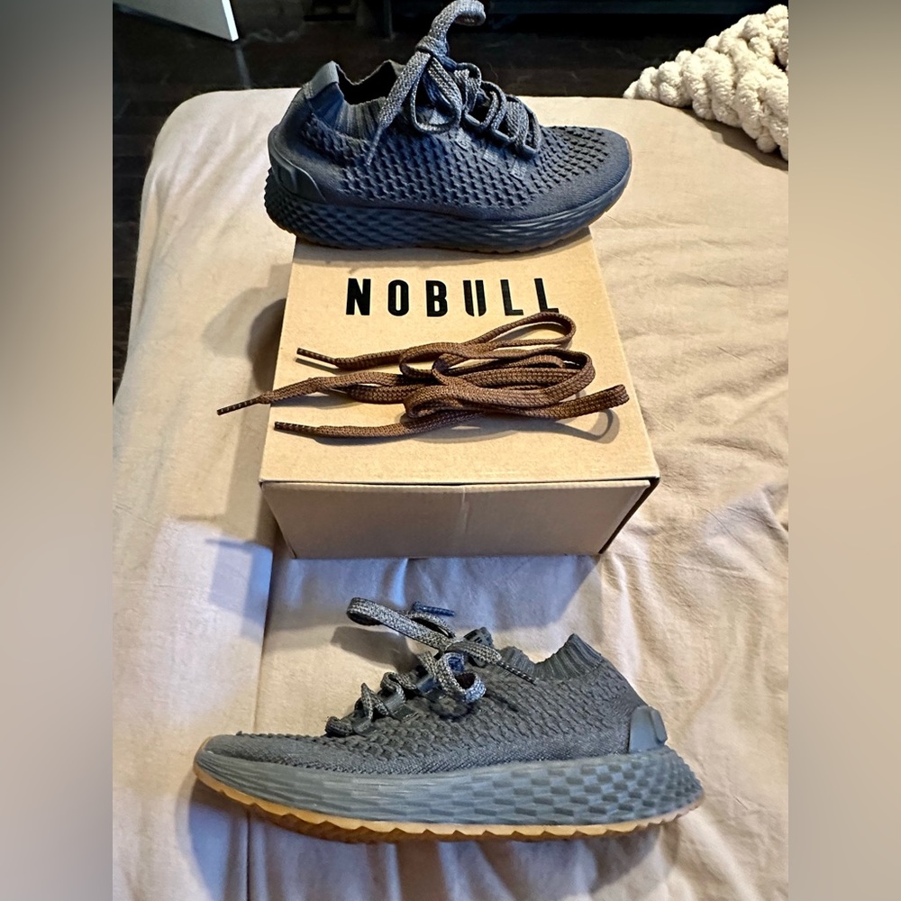 NEVER WORN! Womens NoBull shoes in sz 8, with extra laces! This is a deal!